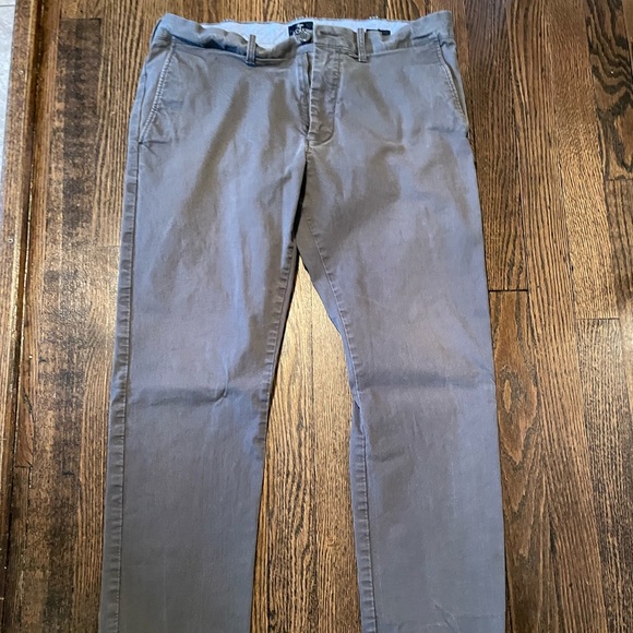 J Crew Grey Men’s 32x30 Khaki Chino Pants - Picture 1 of 12